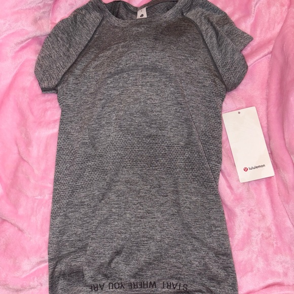 Lululemon shirt - Picture 1 of 3